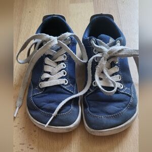 Splay sneakers